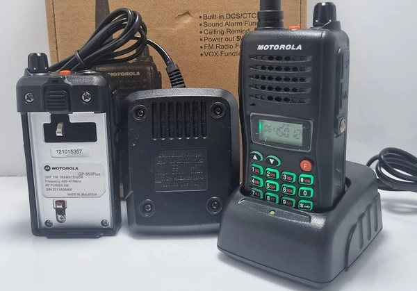 شارژر بیسیم موتورولا GP950 جیپی شارژر بیسیم موتورولا GP950 جیپی