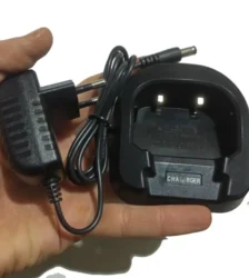 شارژر بیسیم UV-82 یووی